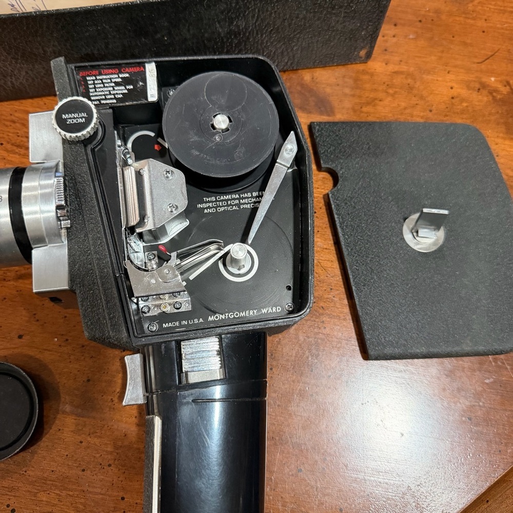Wards 750 Zoom Reflex 8mm Movie Camera F1.8 Lens, Box & Manual, Black - untested - Picture 5 of 8